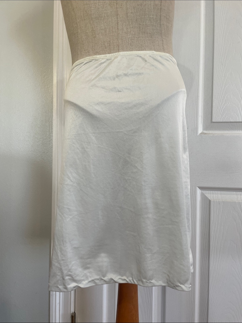 Vintage Olga Classic creamy White Women’s have slip elastic waist size S - Picture 4 of 6